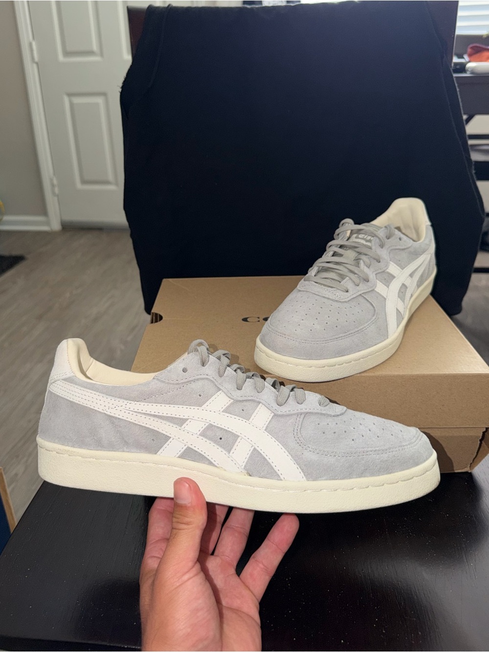 Asics Onitsuka Tiger GSM Men's Size 9.5 Sneakers Light Grey Sneakers Lace Up